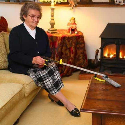 The Helping Hand Company Classic Pro Reaching Aid, 82 cm long handle for the elderly, disabled or anyone who struggles with bending and reaching