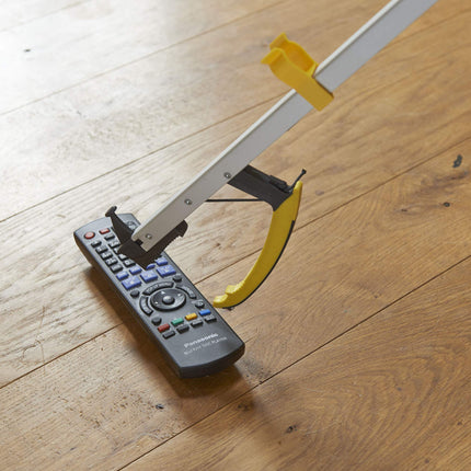 The Helping Hand Company Classic Pro Reaching Aid, 82 cm long handle for the elderly, disabled or anyone who struggles with bending and reaching
