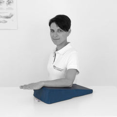 AFH Hand Positioning Wedge Quality | approx. 40 x 20 x 2-10 cm | high-quality artificial leather cover (blue-turquoise)
