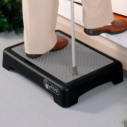 Hyfive non-slip half step for greater mobility, for people with disabilities or for the elderly, stair aid for the inn