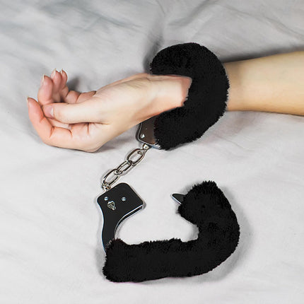 1 piece black plush police handcuffs with 2 keys, 1 blindfold, bondage sex props, metal jewelry accessories, suitable for parties, role play, bondage games