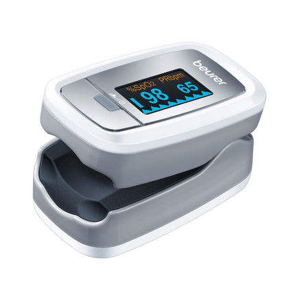 Beurer PO 30 pulse oximeter, measures oxygen saturation (SpO₂) and heart rate (pulse), finger oximeter with color display, painless application on the finger, 6.1 x 3.6 x 3.2 cm, white