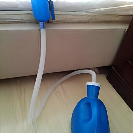 Daletu Urinal Bottle for Men 2 Liters with Screw Cap Leak-Proof On the Go, Urinal for Women 2000ml with Holder, Large Pee Bottle for Bedridden People, Camping, Car (Blue)