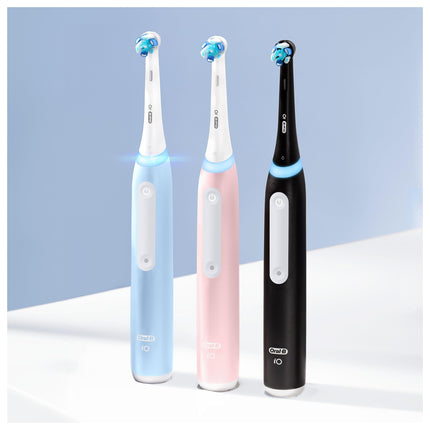 Oral-B iO Series 3 Electric Toothbrush, 3 Brushing Modes for Oral Care, Magnetic Technology, Travel Case, Designed by Braun, TEST WINNER Stiftung Warentest (12, 2024), Matt Black