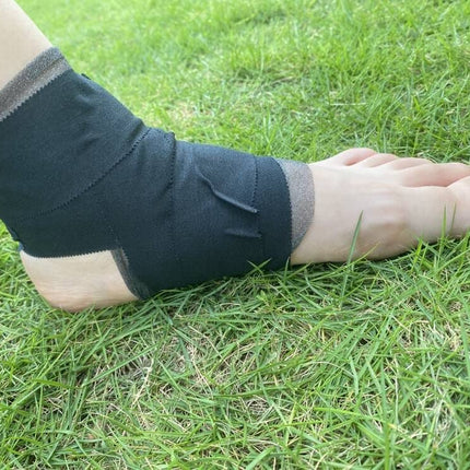 3 rolls of sports tape, 3.8cm x 10m white tape sports tape bandage finger tape, hypoallergenic tapes medical adhesive tapes for football volleyball climbing BJJ
