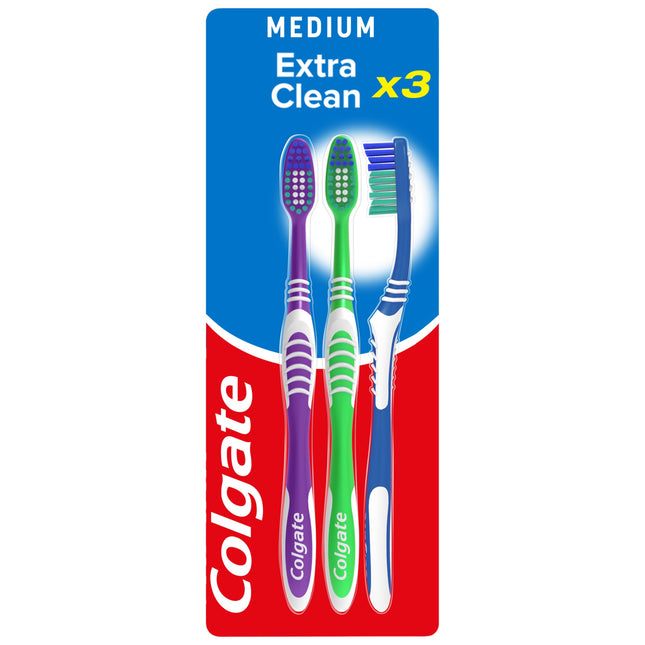 Colgate Extra Clean Toothbrush, 3 pieces – Manual toothbrush with medium-hard bristles reaches between the teeth and back teeth – Tooth cleaning with integrated tongue cleaner