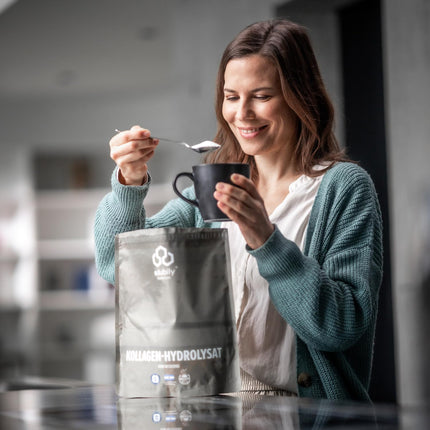 edubily nutrition® Collagen Powder • From certified pasture-fed farming • Premium collagen hydrolysate with co-factors for joint health and strong connective tissue • In a velcro bag (750 g)