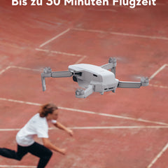 DJI Mavic Mini Combo (EU) – Drone and Accessory Kit, lightweight and portable, flight time: 30 min, transmission distance: 4 km, HD video transmission, 3-axis gimbal, 12 MP, HD video 2.7 K