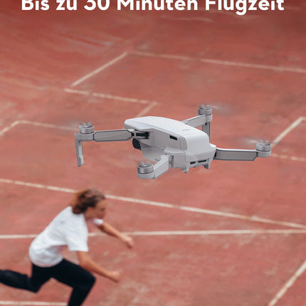 DJI Mavic Mini Combo (EU) – Drone and Accessory Kit, lightweight and portable, flight time: 30 min, transmission distance: 4 km, HD video transmission, 3-axis gimbal, 12 MP, HD video 2.7 K