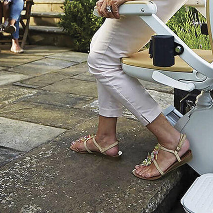 A straight stairlift from Pflanz-Homelift for outdoor use, up to 5 meters long