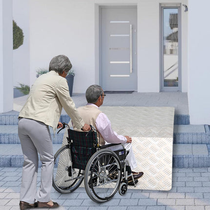 Vigevee door threshold ramp, wheelchair ramp made of aluminum, wheelchair ramp, load capacity 270 kg, threshold ramp, threshold bridge, non-slip, portable with handles (60 x 70 x 10 cm)