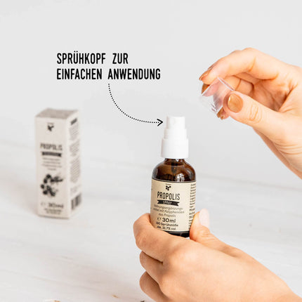 Propolis Spray 30ml with natural propolis, eucalyptus, ribwort plantain and lemon oil as mouth spray and throat spray (30ml)