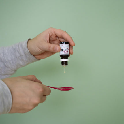 OMNi BiOTiC PANDA Drops | 28 servings | 4 bacterial strains | 3 billion germs per daily dose | Gluten-free | Lactose-free | For daily use | Specially developed for babies | 8 ml