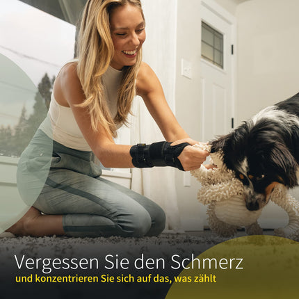 BraceUP Wrist Support with Metal Left and Right Hand - Wrist Brace, Wrist Bandages, for Tendonitis (S/M, Right Hand)