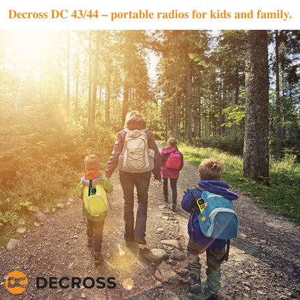 DC DECROSS Walkie Talkies for Kids and Adults, Set of 2 Walkie Talkies up to 4 km, PMR446 16 Channels, VOX, Flashlight, Gift for Boys and Girls Ages 4, 5, 6, 7, 8, Hiking, Camping (Green + Battery)